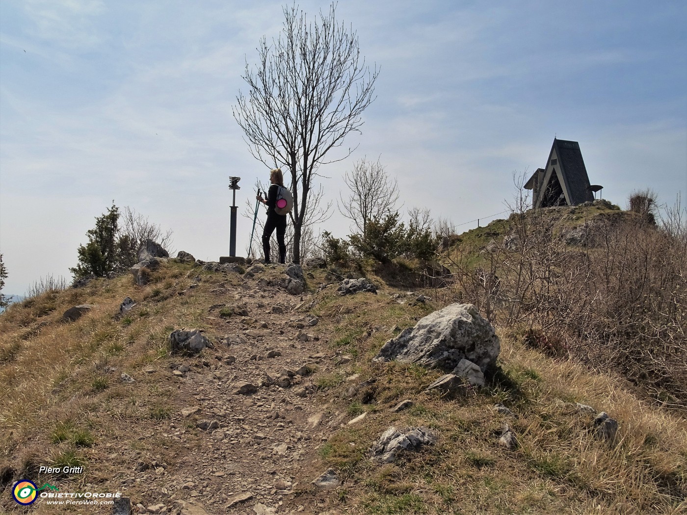 68 Salendo dal Rif. I Lupi alla cima del Pizzo Cerro (1285 m).JPG -                                